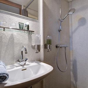 Kamer met een Queen Size Bed